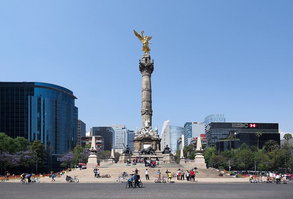 Photo showing the Angel of Independence in Mexico City in one of the most populated cities in the world