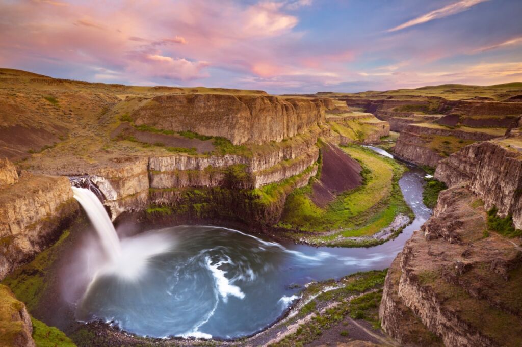 6 Stunning Waterfalls that will leave you Breathless